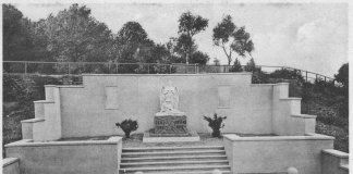 Ein Denkmal zu Ehren der gefallenen Soldaten in Eisenbach